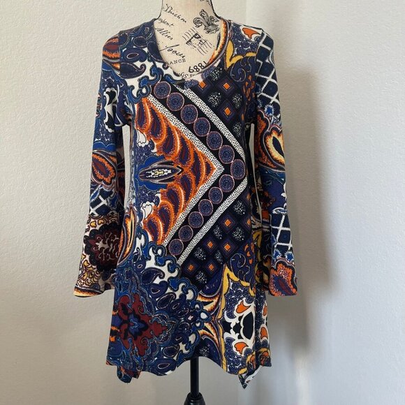 WinWin Womens‎ Flared Tunic Top S-M V Neck Bell Sleeve Asymmetrical Paisley - Picture 1 of 8